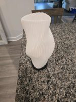 چراغ خواب Three Body Lamp  طراحی موجی آینده‌نگر - تصویر 4